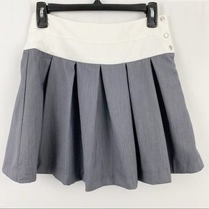 NWT J.O.A. Grey and White Pleated Skirt S
